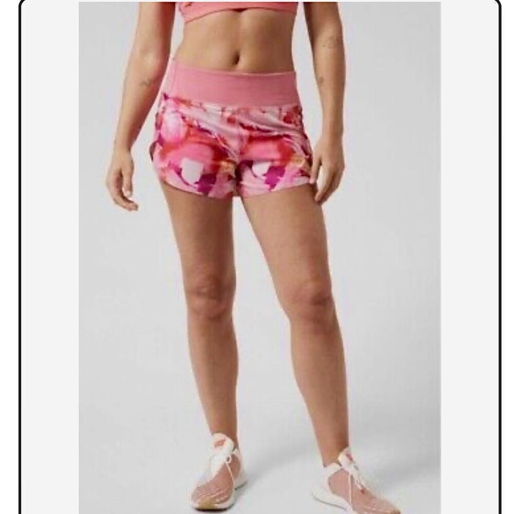 Athleta printed Run with It 3.5” shorts Size‎ S energy coral pink athletic